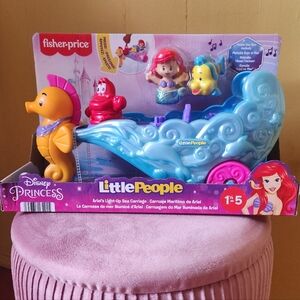 Fisher-Price Disney Princess Little People Ariel's Light-Up Sea Carriage
